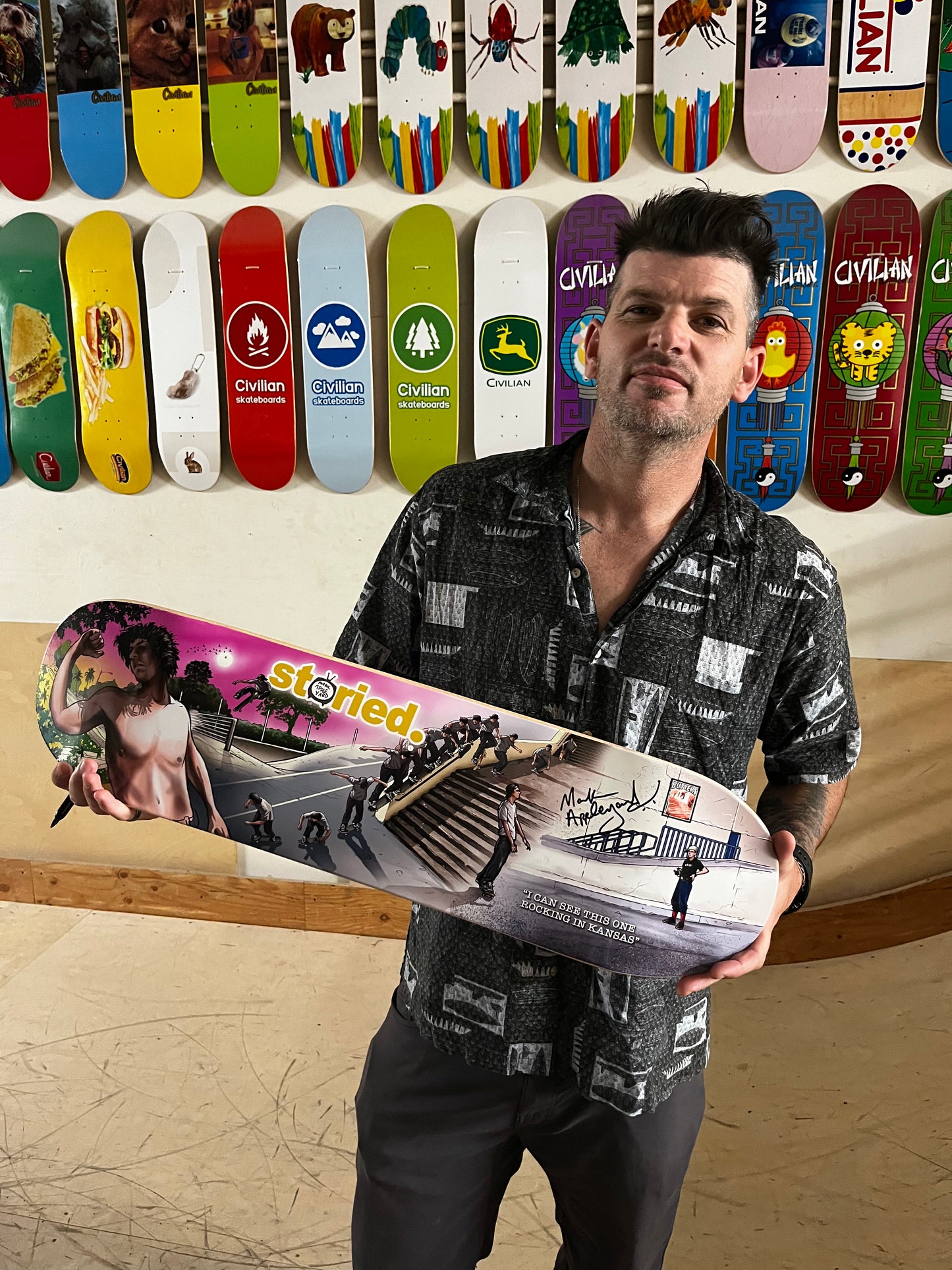 PREVENTA Edición limitada Autografiada Mark Appleyard 'Sorry' Storyd Deck