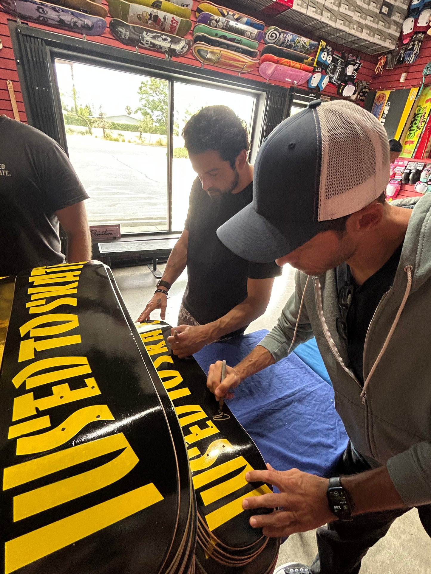 Tablero de agarre para centro comercial de edición limitada autografiado por Paul Rodríguez y Torey Pudwill "I Used to Skate"